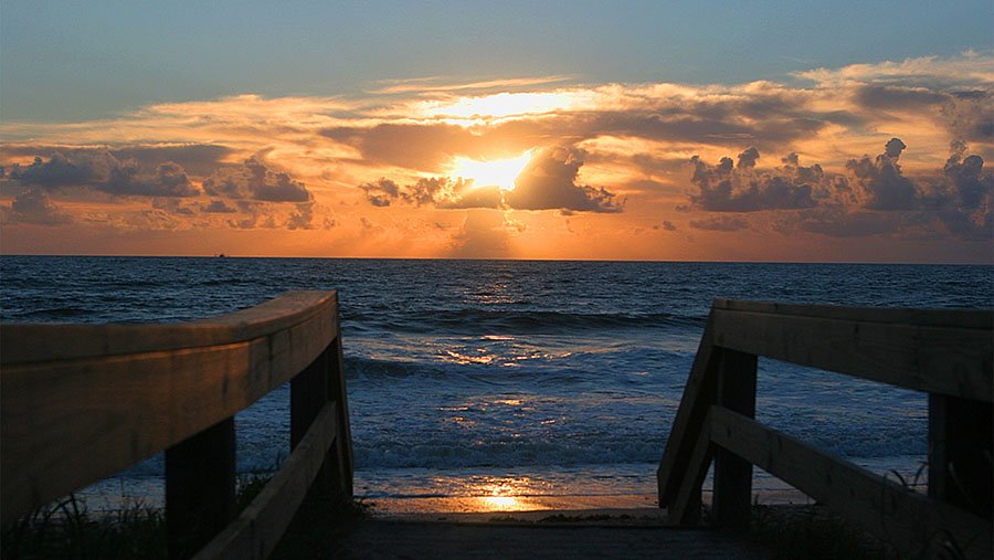 The Five Best Places to Retire in Florida - BeachsideSunset web