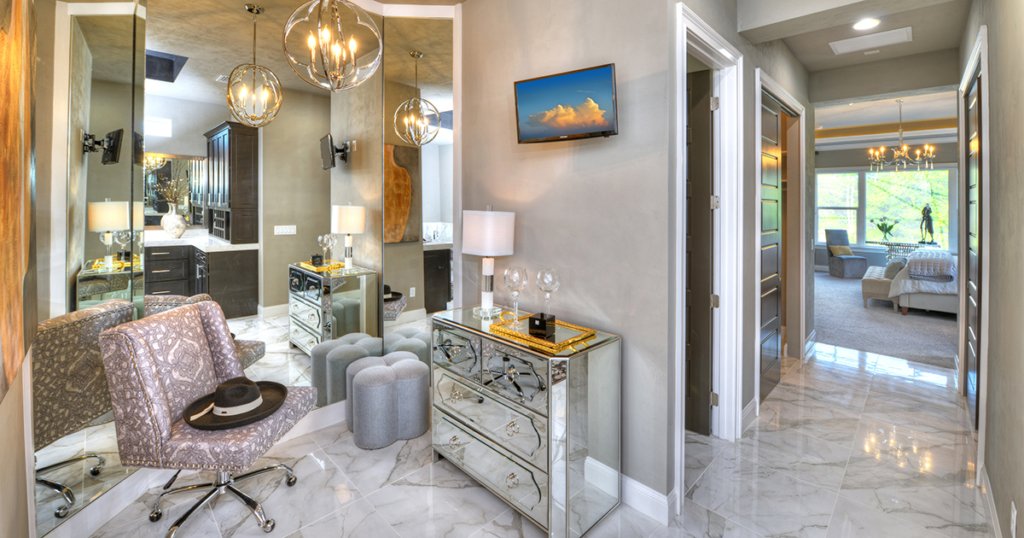 Dreaming Big? Statement Items for Your New Owner's Suite